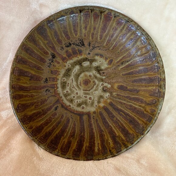 EUC Japanese Style Handcrafted Pottery Plate Artist's Stamp 9.75" diameter - Picture 9 of 10